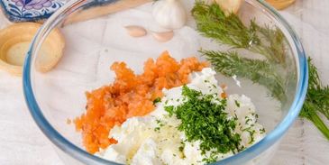 тарталетки с семгой и сыром