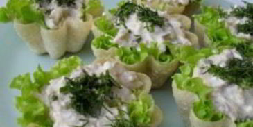 тарталетки с тунцом и сыром