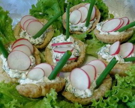 Тарталетки с творогом и зеленью