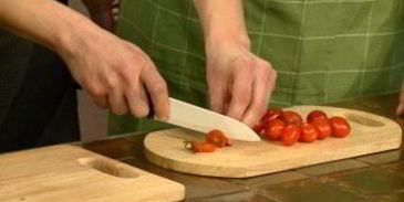 тарталетки с ветчиной и помидорами