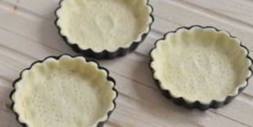 тарталетки с ветчиной и помидорами