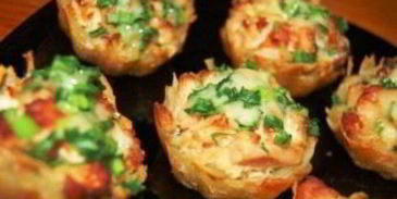 тарталетки с ветчиной и помидорами