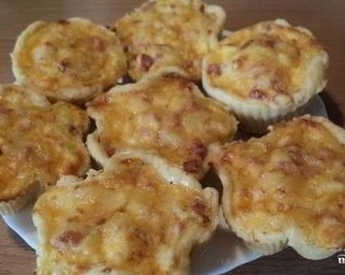 Тарталетки с ветчиной и сыром