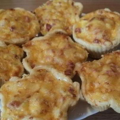 Тарталетки с ветчиной и сыром