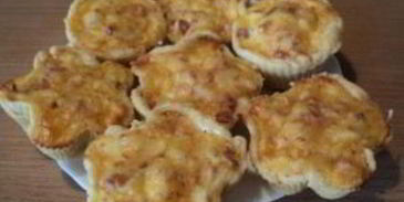 тарталетки с ветчиной и сыром