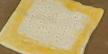 тарталетки с яблоками и голубикой