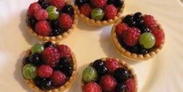 тарталетки с ягодами