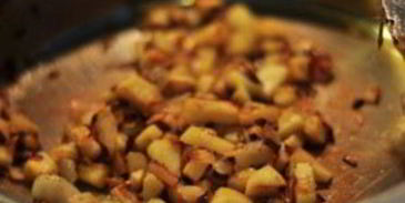 яблочно-луковые тарталетки