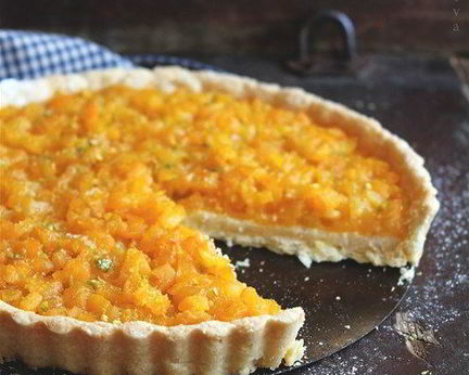 Абрикосовый тарт с миндальным кремом и ванилью