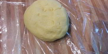 сливовый тарт с фисташковым штрейзелем