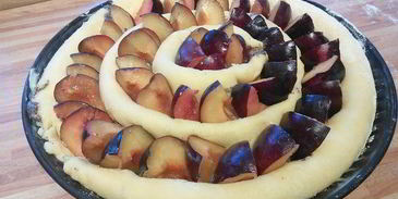 сливовый тарт с маковой начинкой