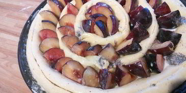 сливовый тарт с маковой начинкой