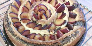 сливовый тарт с маковой начинкой