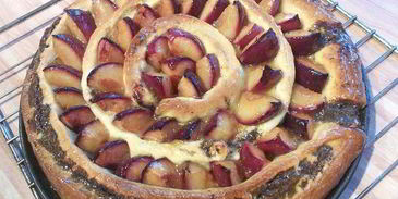 сливовый тарт с маковой начинкой