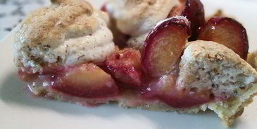 сливовый тарт с ореховым безе