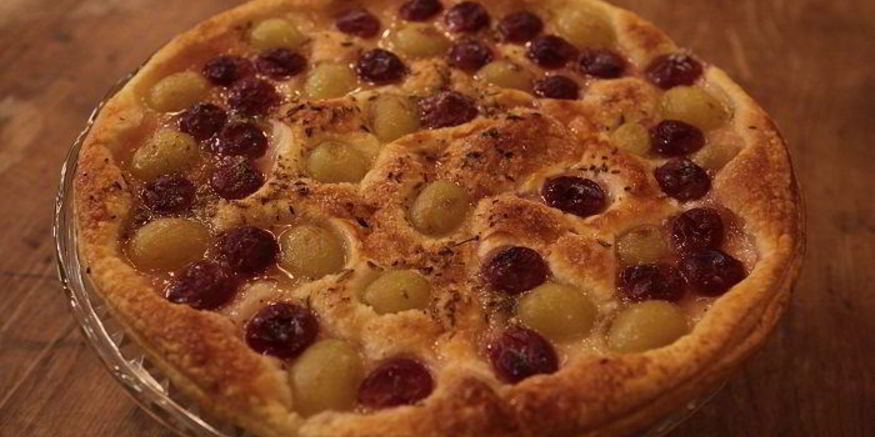 Рецепт тарта из слоеного теста с сахарным виноградом