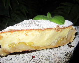 Тарт с карамелизированными фруктами и творожным пудингом