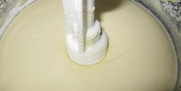 тарт с карамелизированными фруктами и творожным пудингом