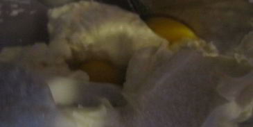 тарт с карамелизированными фруктами и творожным пудингом