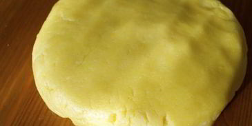 тарт с лимонным кремом и фисташками