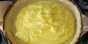 тарт с лимонным кремом и фисташками