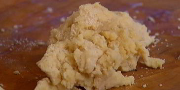 тарт с малиной и миндалем