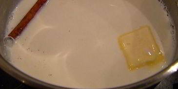 тарт с малиной и миндалем