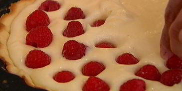 тарт с малиной и миндалем