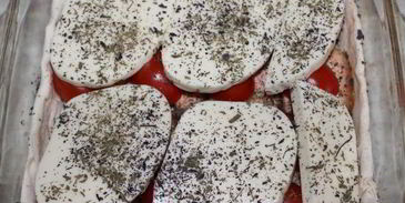 тарт с семгой, помидорами черри и моцареллой