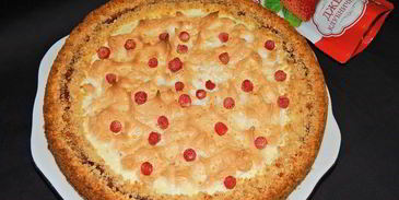 тарт с творогом, джемом и меренгой