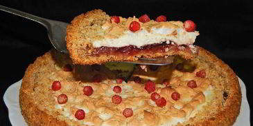 тарт с творогом, джемом и меренгой