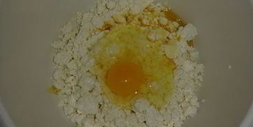 тарт с творогом, джемом и меренгой