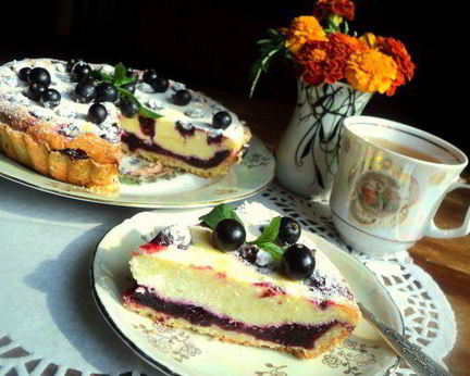 Тарт со смородиной и творогом