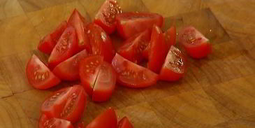 тартин с запеченным сладким перцем и тунцом