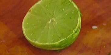 тартин с запеченным сладким перцем и тунцом