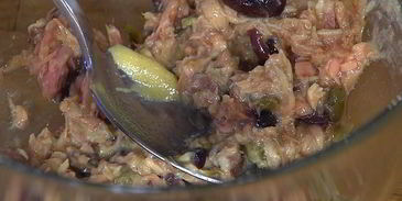 тартин с запеченным сладким перцем и тунцом