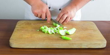 тартинки со скумбрией и яблоком