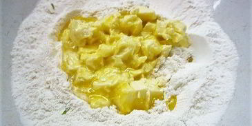 вишневый тарт с лаймом и заварным кремом