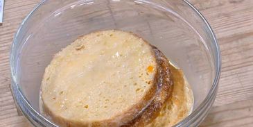 французские тосты с ванильным йогуртом и манго