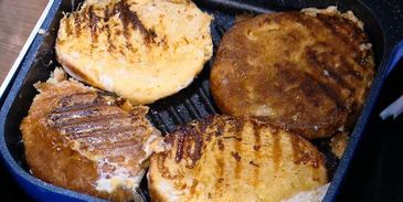 французские тосты с ванильным йогуртом и манго