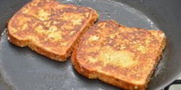 тосты на сковороде