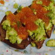 Рецепт Тостов с авокадо и красной икрой