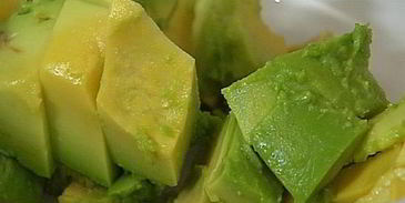 тосты с авокадо и красной икрой