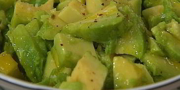 тосты с авокадо и красной икрой