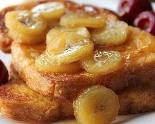 Тосты с бананово-карамельным соусом