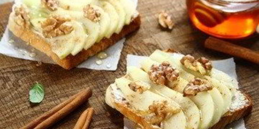 Рецепт тостов с грушей и медом