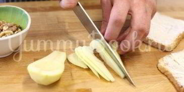 тосты с грушей и медом