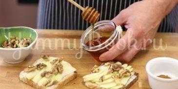 тосты с грушей и медом