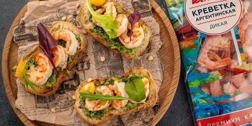 тосты с креветками и песто