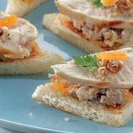 Рецепт Тостов с куриной грудкой и паштетом из бобов